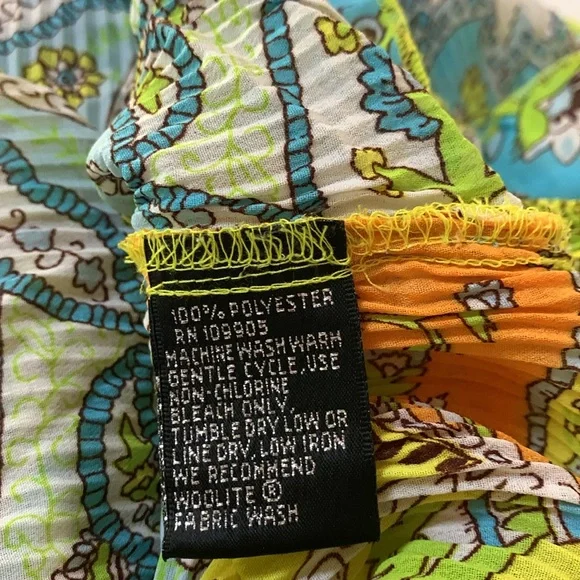 Essentials by Milano Blouse - Picture 9 of 9